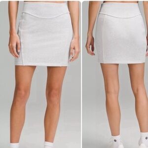 New Lululemon Scuba HR Mini Skirt | HCUG | Heathered Gray. Size Small.